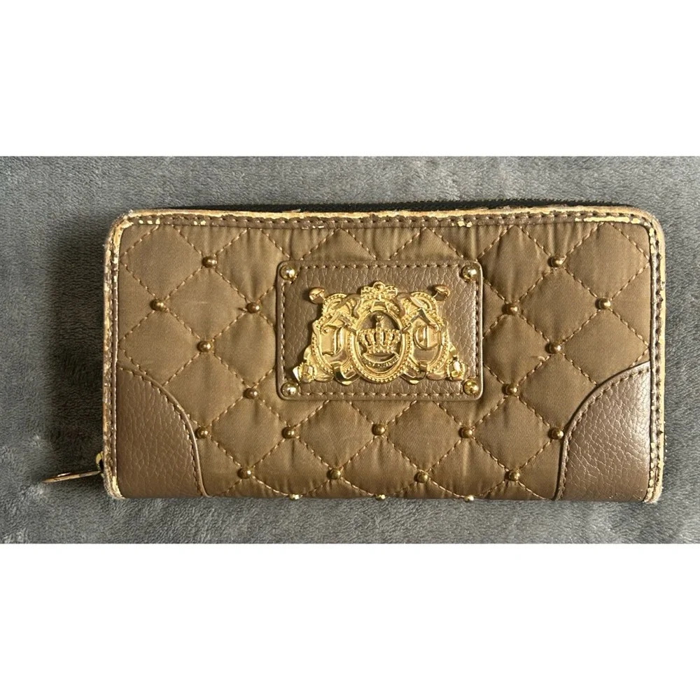 🤎 Juicy Couture Quilted Wallet with Studs